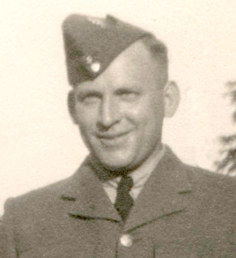 Photo of photos/Kenneth Campbell McLennan 1910-1988 soldier portrait_crop